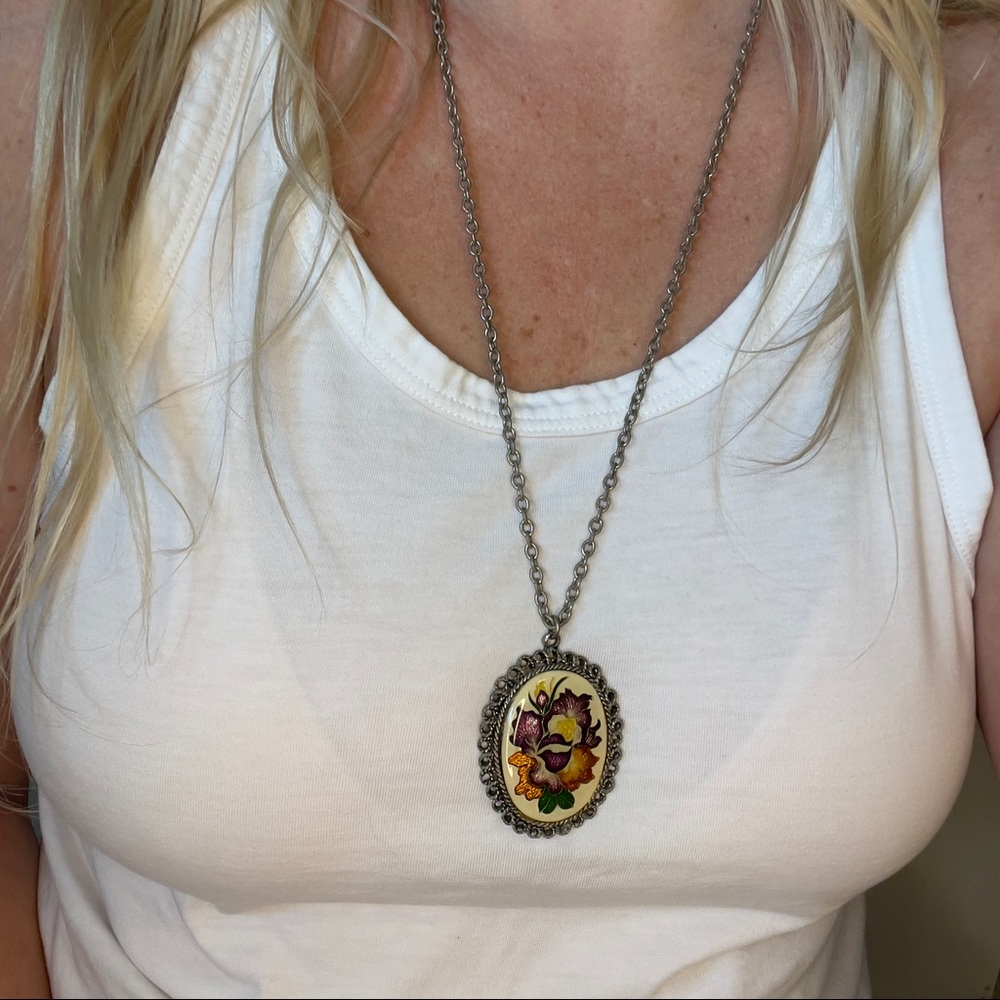 1970s Vintage Floral Brooch Necklace